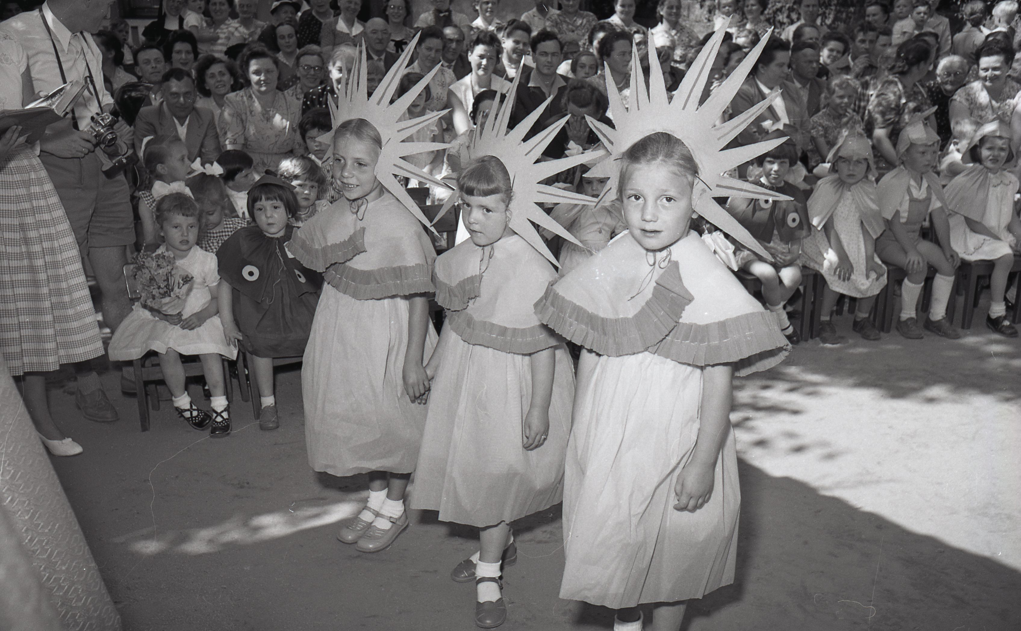 Auftritt der drei Sonnenmädchen, Sommerfest des Gengenbacher Sommerfestes 1958