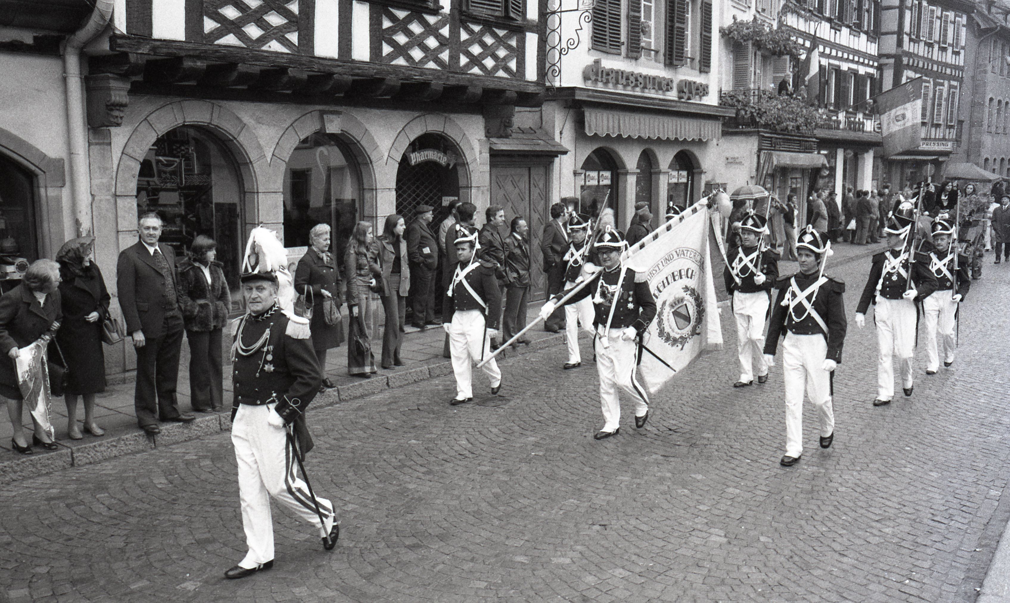 Umzug der Gengenbacher Bürgergarde in Obernai