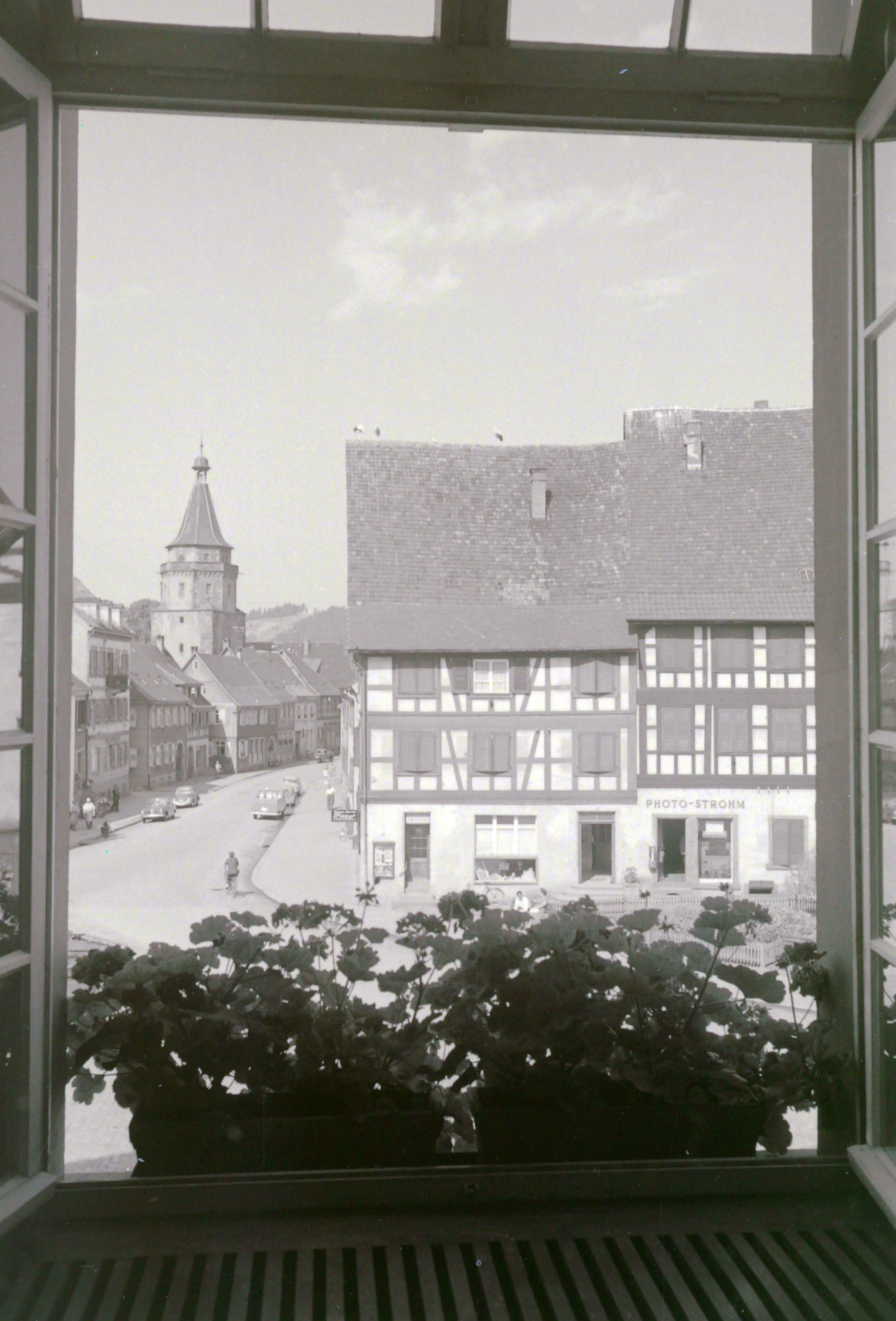 Blick aus dem Fenster  zum Niggelturm, Bild von Friedrich Strohm von seinem Zuhause aus