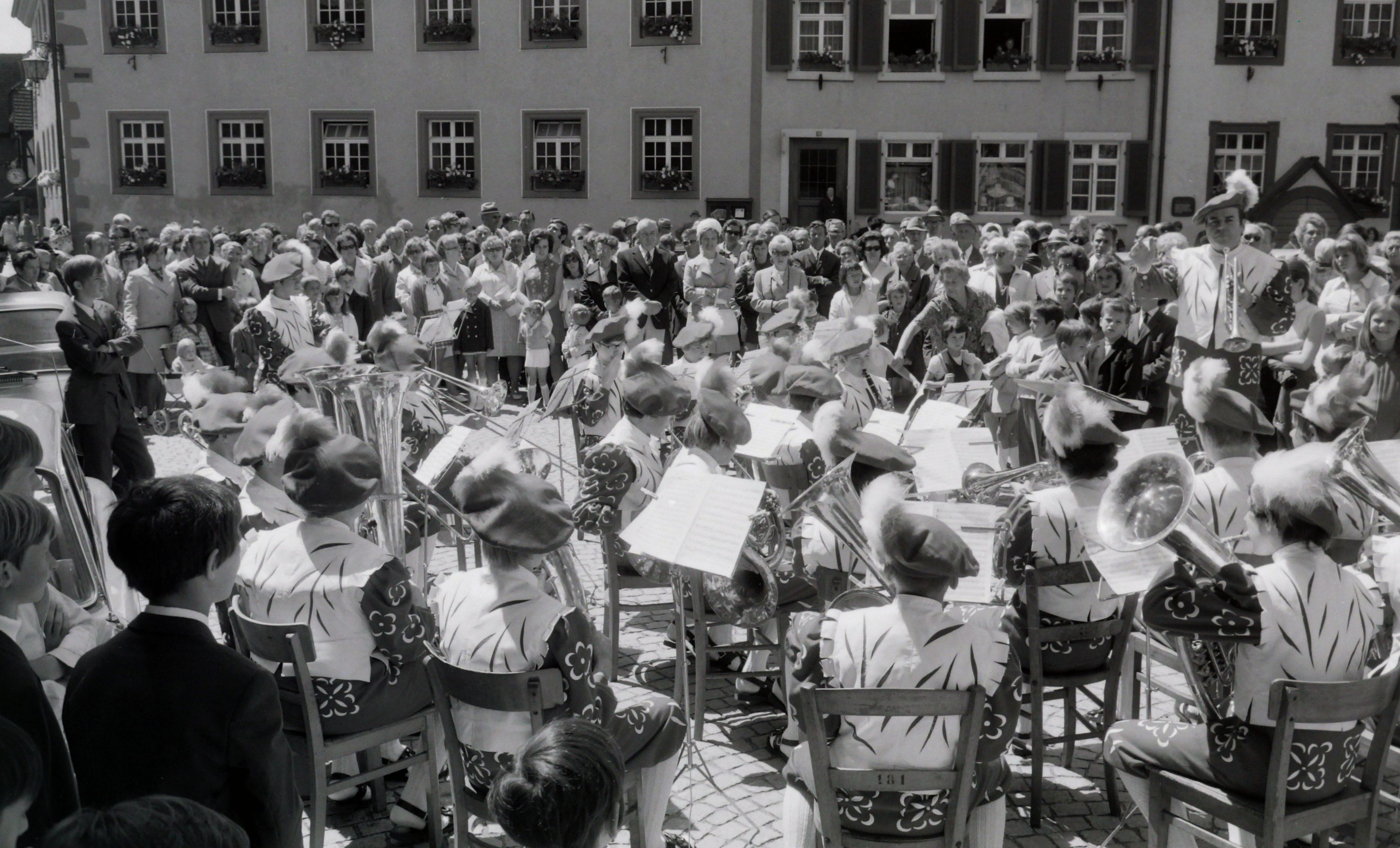 Erstes Konzert der Jugendkapelle auf dem Marktplatz, Bilder von Friedrich Strohm